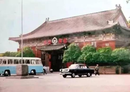 回坊大麥市街回民小吃街