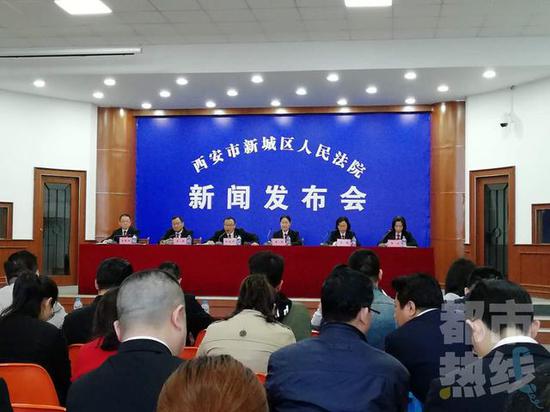 法官：“這個案子我們彰顯了司法機關對打擊腐敗的決心。”