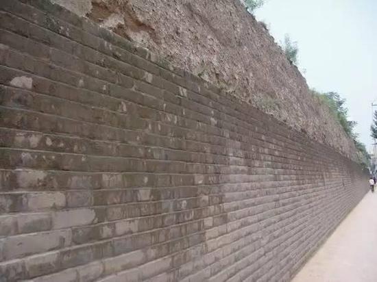 明秦王府城墙遗址