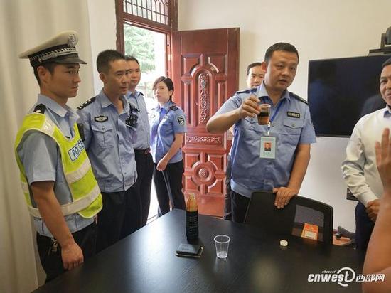 24小時查獲三車近百噸過境危廢品。