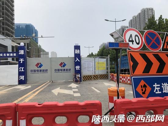 电子四路海绵城市施工现场。