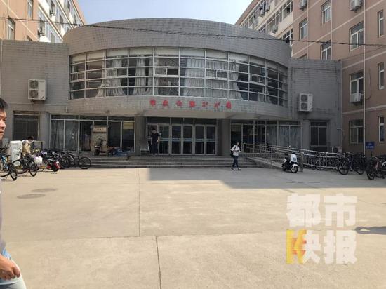 記者:“家人知道你的創(chuàng)業(yè)情況嗎?”