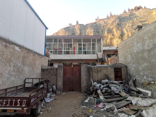 謝輝家，二樓右邊的房間為命案現(xiàn)場。