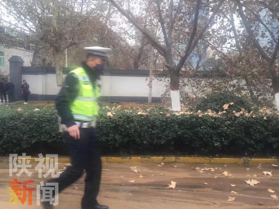 突发!长安南路出现严重积水 过往车辆请绕行