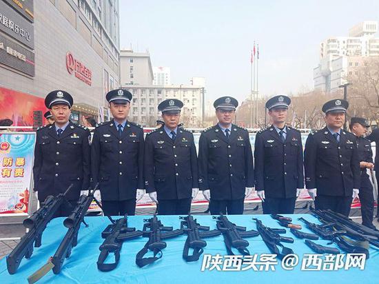 警用裝備展示。