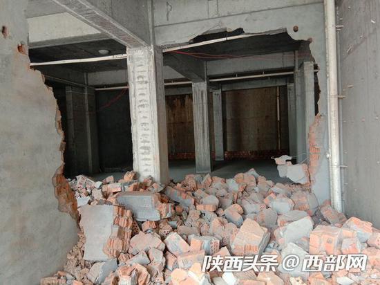 小区施工现场。