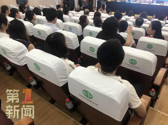 現場參與監督的家長代表