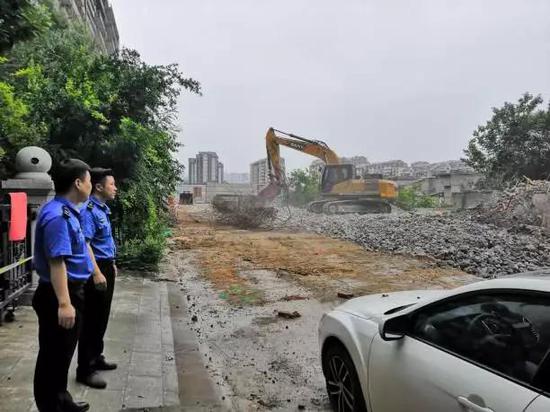 钻石半岛别墅主体违法建设拆除后