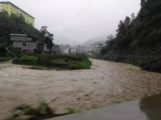 降水天气过程持续时间长