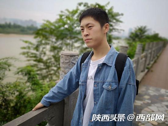 寶雞17歲少年勇救落水少女 英勇事跡獲市民稱(chēng)贊