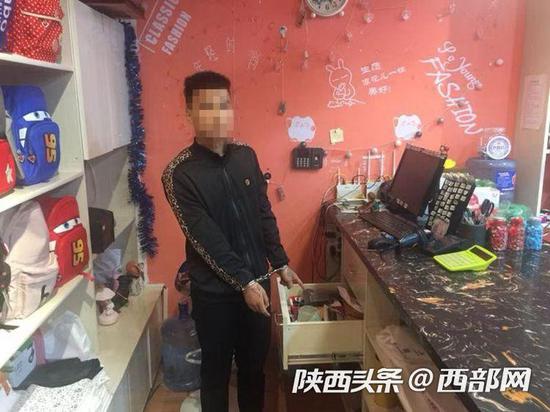 “花蝴蝶”频频盗窃作案,咸阳武功民警理发时抓获嫌疑人。