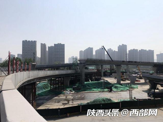 阿房一路立交建设施工现场。