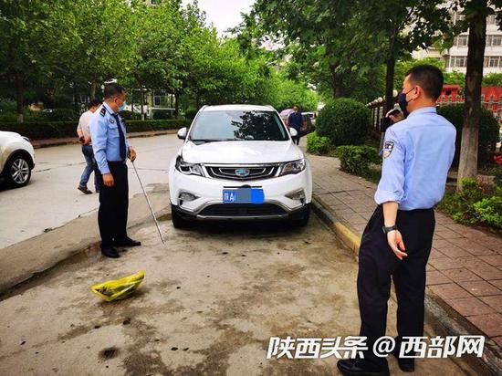 交警發(fā)現(xiàn)肇事車輛