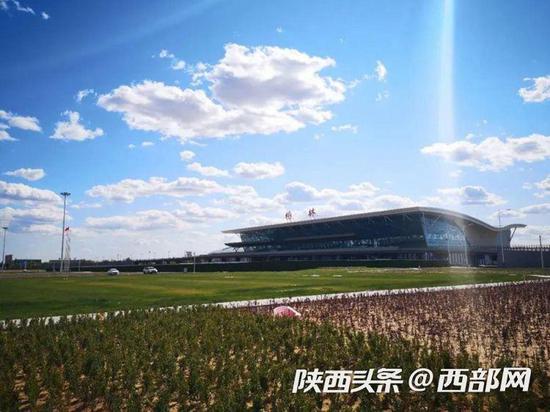 榆林榆阳机场启用T2航站楼。