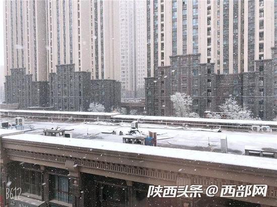 道路结冰黄色预警继续发布,西安降雪将在今天结束,本周天气将以阴天为主。