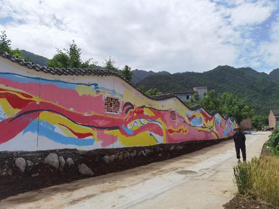 鄠邑区田间地头的乡村壁画