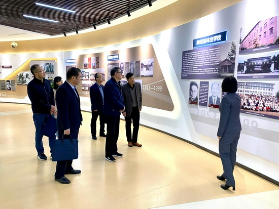参观杨凌职院的校史馆