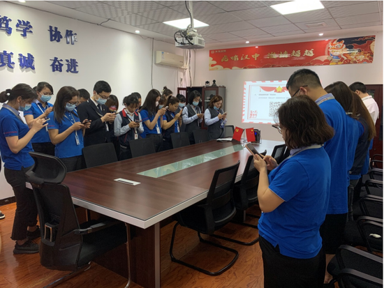 (华夏保险陕西分公司汉中中支“致敬最美劳动者”摄影作品民主评选)