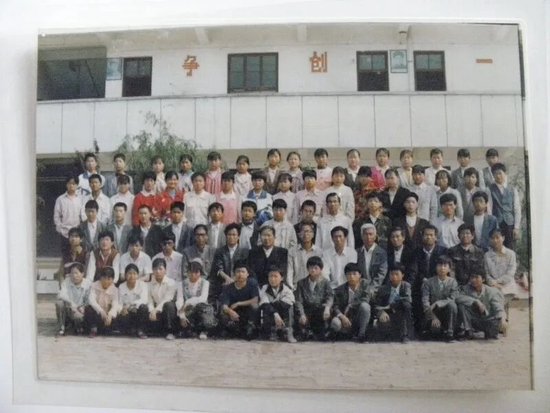 △1997年6月，我与贞元二中师生合影