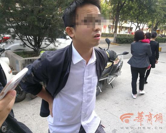 老太称扶人小伙将其撞倒