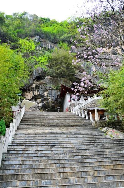 66层阶梯,66层阶梯的上面就是燕翔洞。