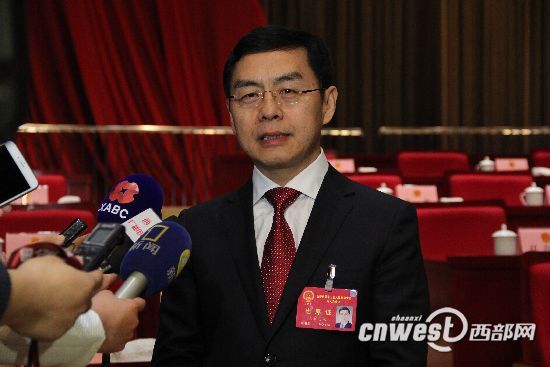 上官吉慶接受采訪。