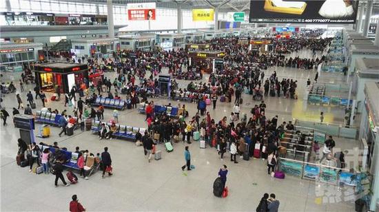 西安鐵路局增開旅客列車25列，滿足旅客出行需求。