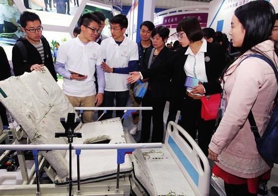 原標(biāo)題:我省首屆高校科技成果展開幕