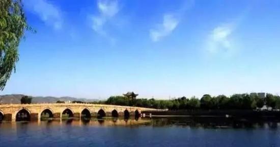 玩什么:司马迁祠景区、党家村景区、古城景区、梁带村遗址景区、普照寺景区、周原大禹庙、香山红叶等