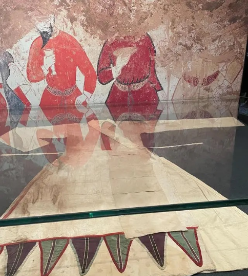 馆藏展品:彩绘踏鬼木俑。新疆维吾尔自治区博物馆藏