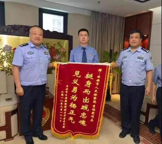 在同事們看來(lái)