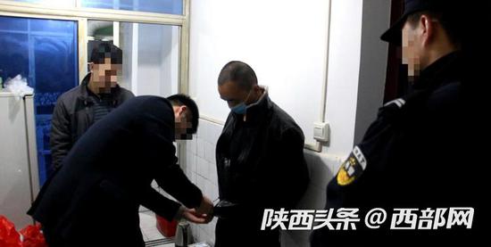 居民家經常有出入陌生人，略陽警方蹲守挖出一個吸販毒團伙。