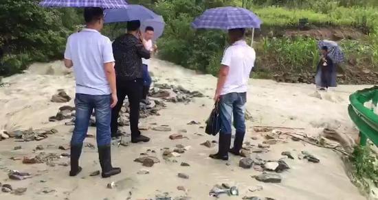 寧強(qiáng)陽平關(guān)到青木川沿途部分垮塌
