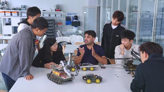 欧亚信息工程学院师生研讨