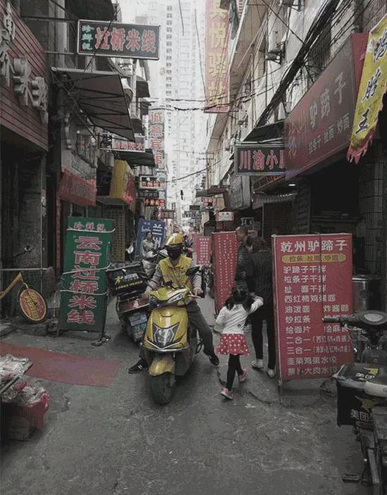 作為歷史老街的德福巷