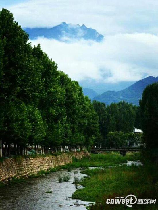 在陰云和降雨的雙重抑制下，昨日西安空氣質量為優。