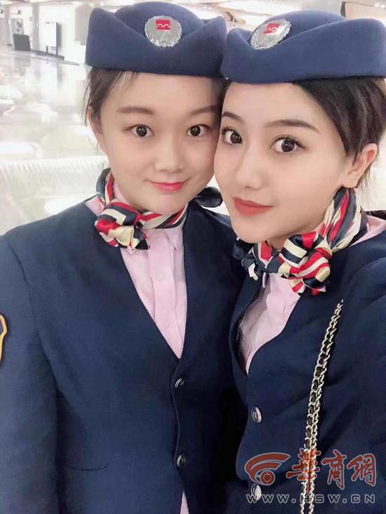 地鐵四號線首班車的司機(jī)“姐妹花”