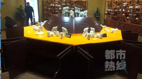 俗话说,三人成虎