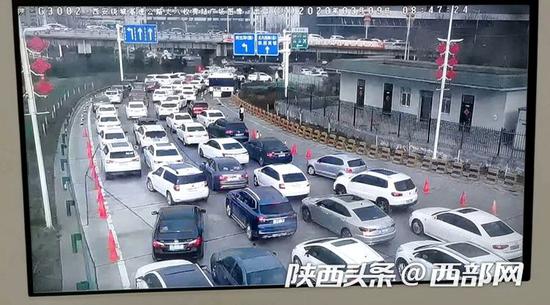 监控视频中的高速公路。