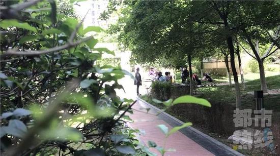 昨天晚上，西安華清學府城小區(qū)的業(yè)主群里突然出現(xiàn)一條尋人啟事：