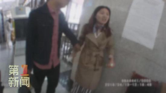 然而 曲某不但不聽勸阻