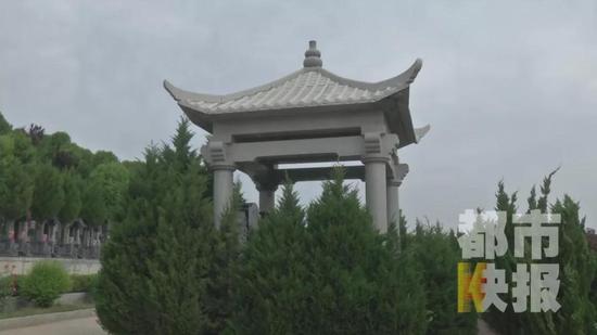 家属:“我都失去双亲了,你们这种错误我们不能表达吗?”