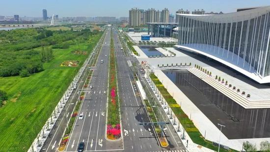 绿色环绕,鲜花相伴,西安会展新地标真靓!