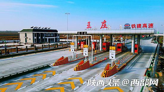 合阳至铜川高速公路合阳东互通至林皋段今天通车。