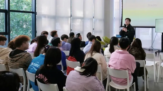 文化传媒学院专职教师陈亦方