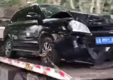 事后被拖走的肇事車輛。 受訪者供圖