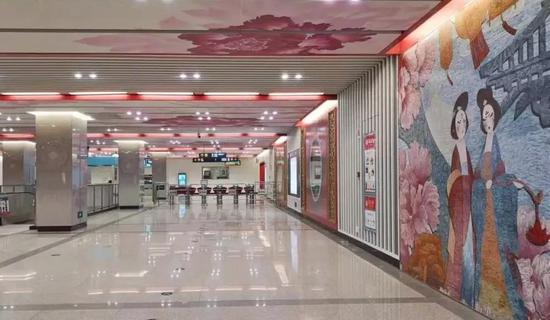 地鐵4號線大唐芙蓉園站