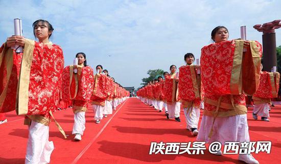 西安汉城湖举行己亥年汉式成人礼