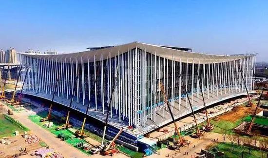 ▲2019年3月30日 西安丝路国际会议中心项目幕墙工程正式亮相