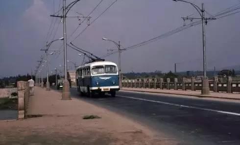 西安80年代的騾車